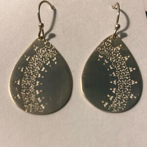 Baroni sterling silver, teardrop earring with etched design